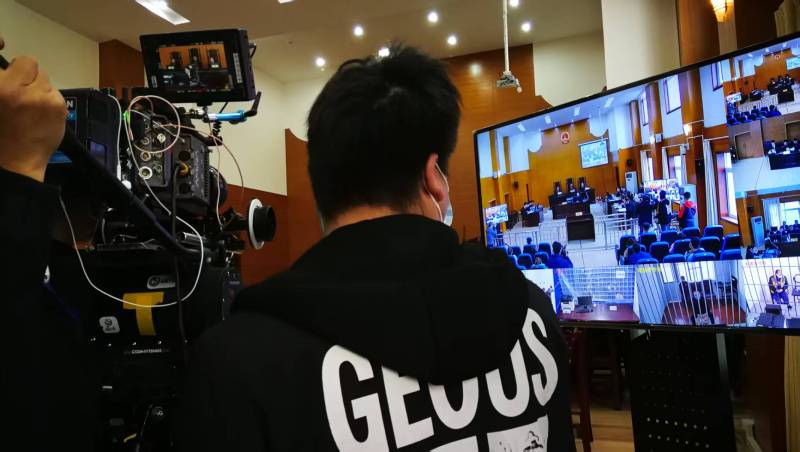 AI生成VS人工创意——梅县广告片拍摄公司的技术浪漫主义实践